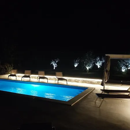 Hacienda Matea, An Oasis Of Romance Near The Beaches, Surrounded By Olive Trees, Pool, Jacuzzi, Playground, Istria פולה